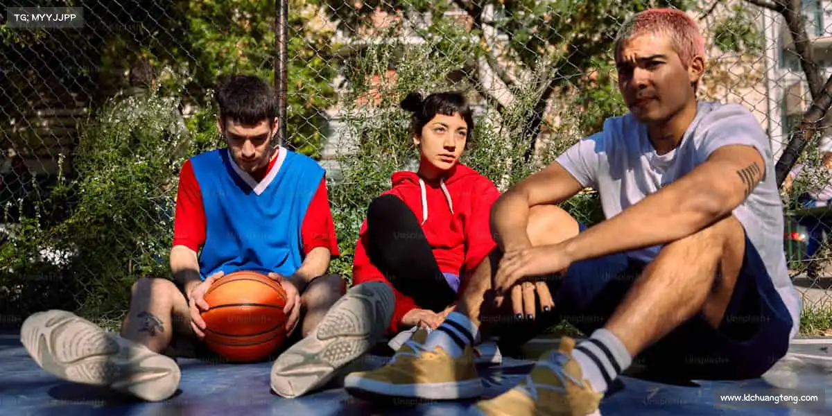 <strong>BG大游</strong>⚽️绿茵场、篮球场、羽毛球场…… 无论哪里，都是你追逐热爱的主场！